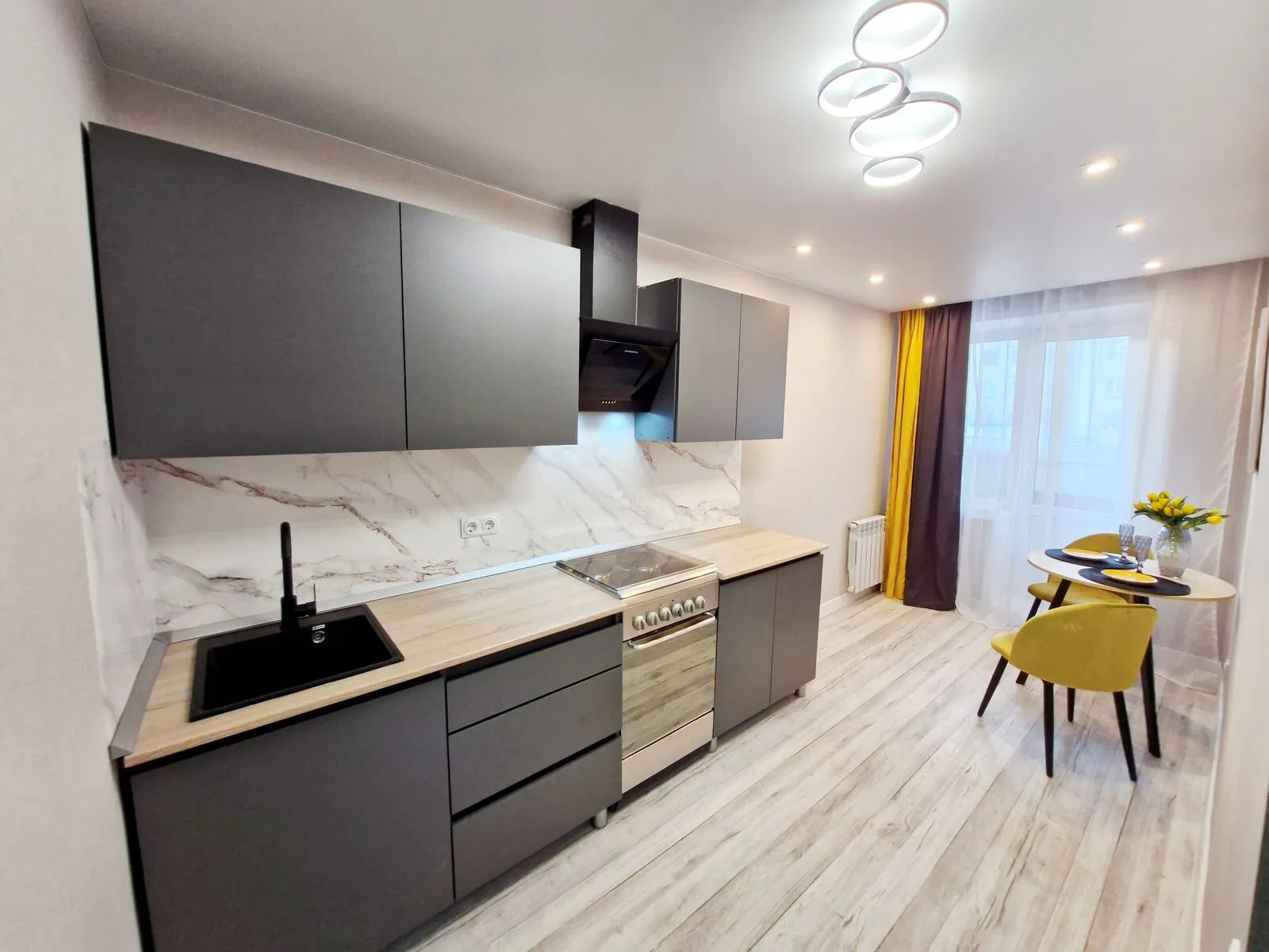 ул. Московская, г. Саров, коридорка 36 м2, капитальный ремонт 1  квартиры (после)