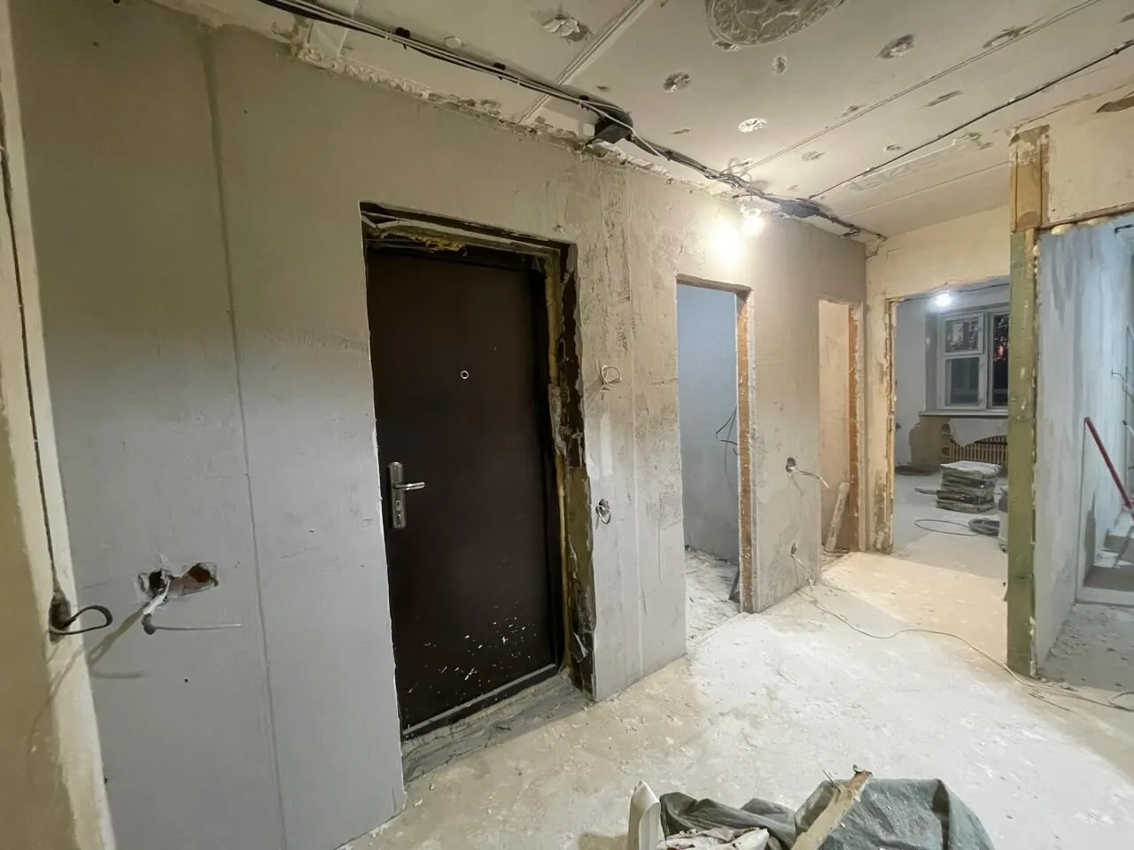 В 2-к квартире по ул Юности в г Сарове монтаж проводки и оштукатуривание стен